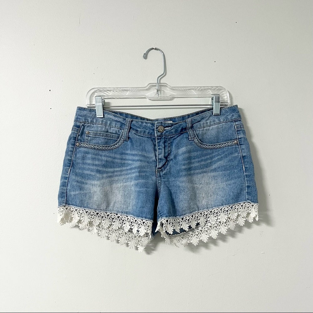 l.e.i. Ashley Lowrise Shorts